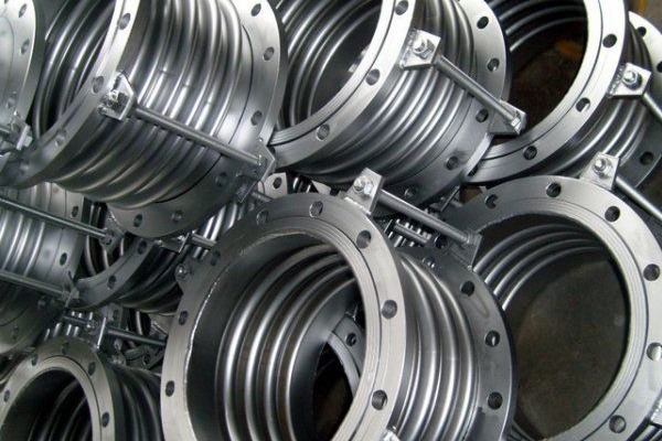 法蘭成型機(jī)的特點講解，不要錯過